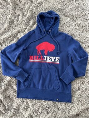 47 Brand BILLIEVE Crewneck Hoodie with Red Buffalo Graphic
